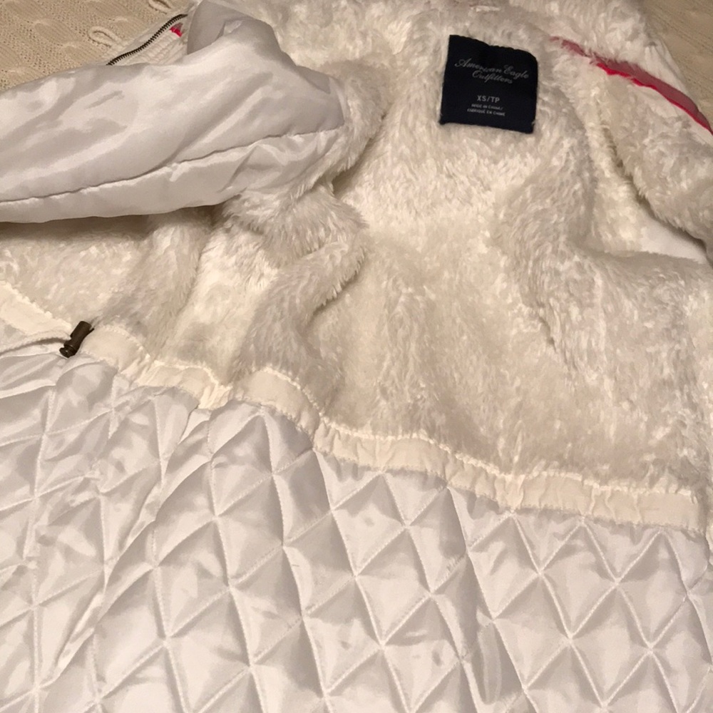 American Eagle Snow Jacket - Picture 7 of 8